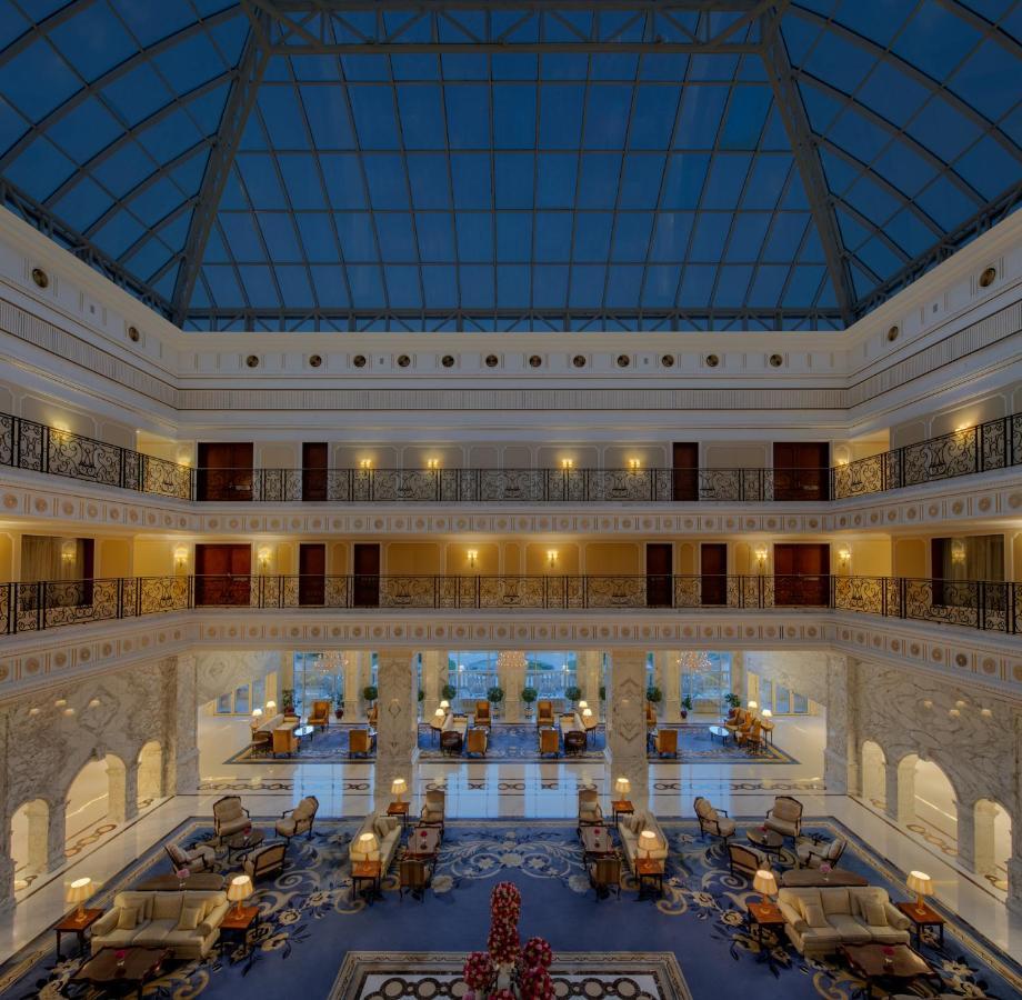 The Regency Hotel Kuwait Kuveyt Dış mekan fotoğraf The interior of the hotel