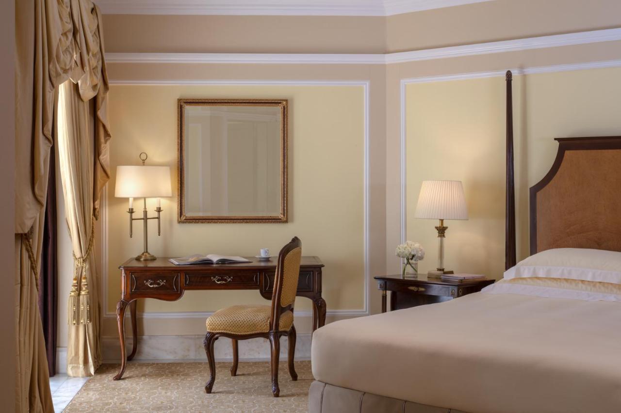 The Regency Hotel Kuwait Kuveyt Dış mekan fotoğraf A bedroom at the Four Seasons Hotel