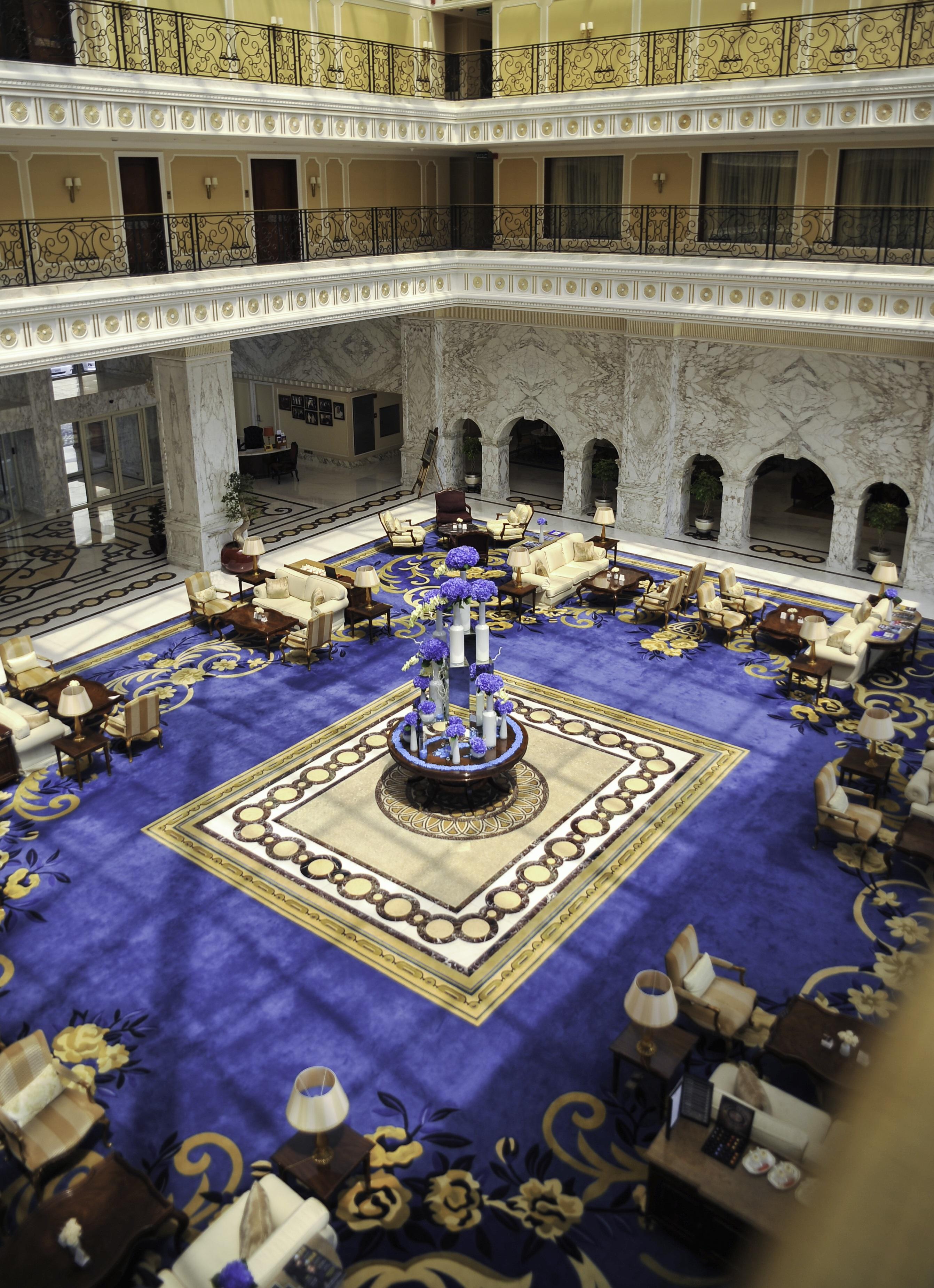 The Regency Hotel Kuwait Kuveyt Dış mekan fotoğraf The lobby of the hotel