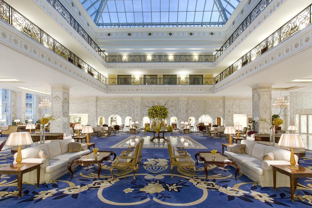 The Regency Hotel Kuwait Kuveyt Dış mekan fotoğraf The lobby of the hotel