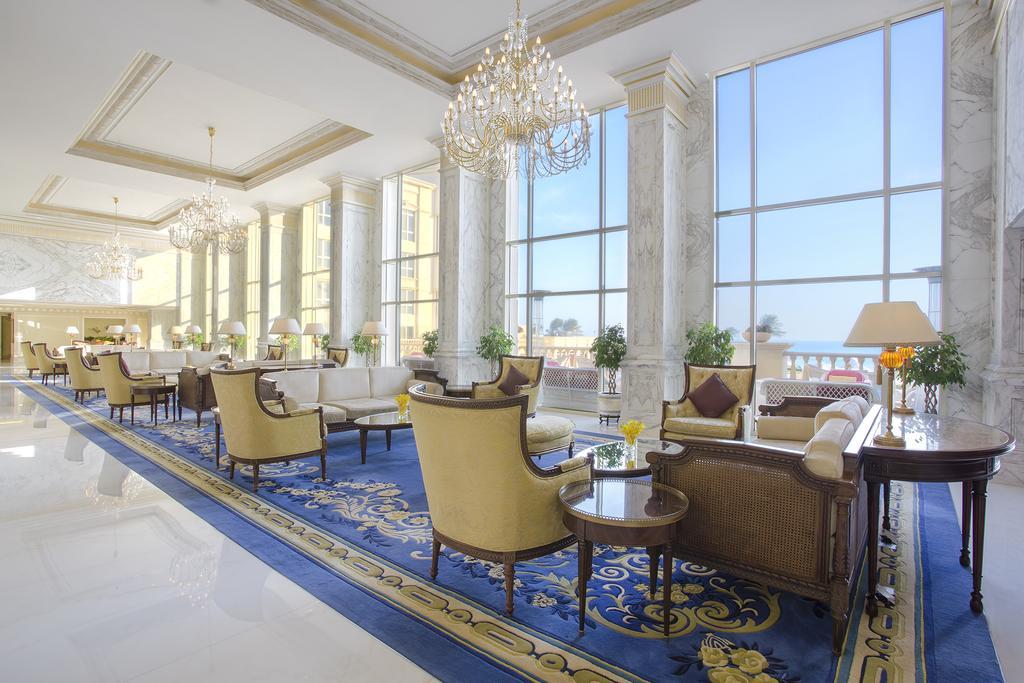 The Regency Hotel Kuwait Kuveyt Dış mekan fotoğraf The lobby