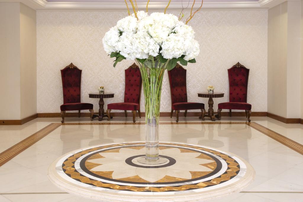 The Regency Hotel Kuwait Kuveyt Dış mekan fotoğraf The lobby of the hotel