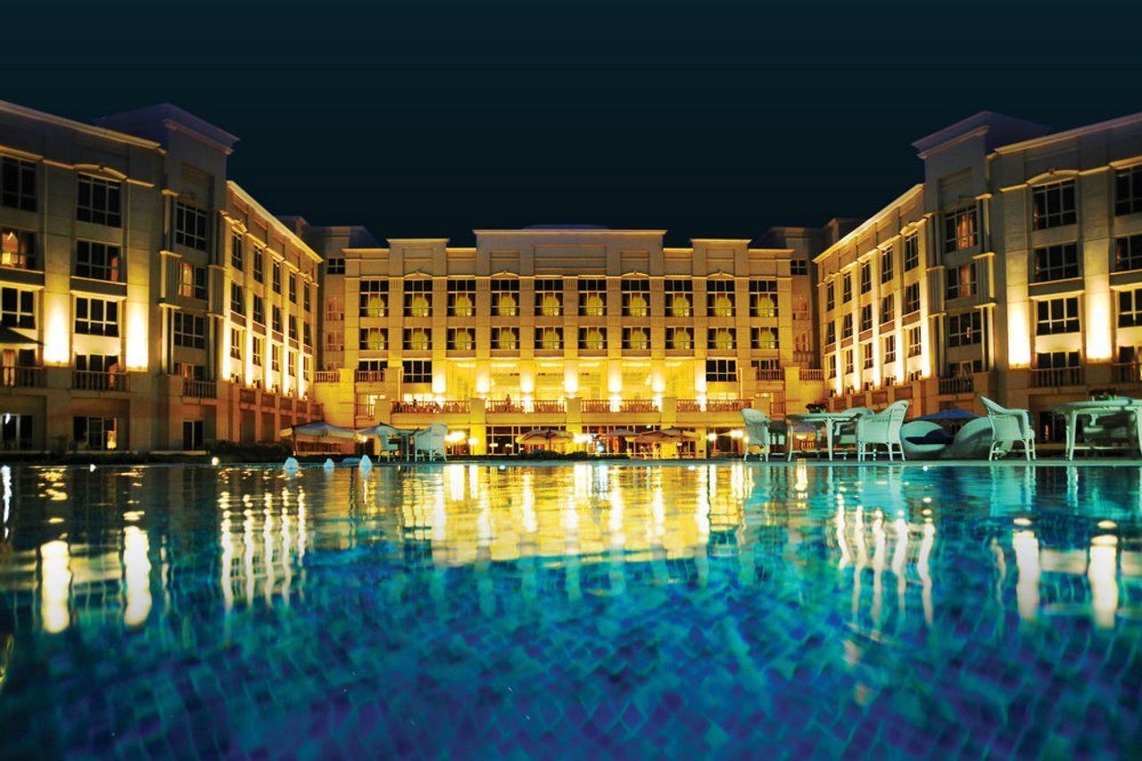 The Regency Hotel Kuwait Kuveyt Dış mekan fotoğraf The Royal